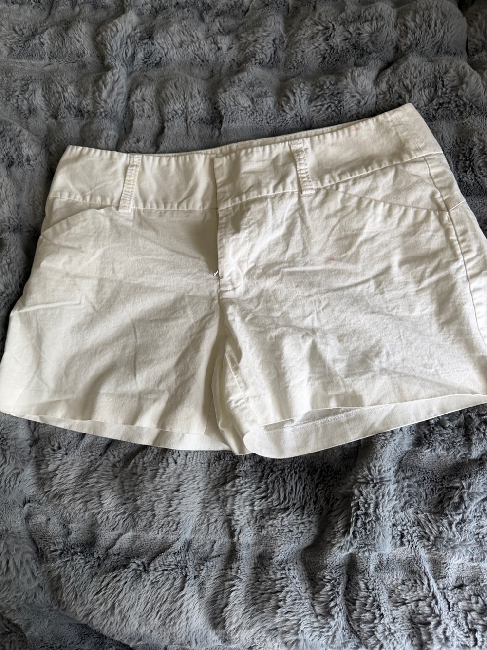 Daisy Fuentes White Cotton Blend Shorts